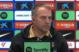 弗里克：加维最适合六号位 亚马尔清楚如何在比赛中控制自己节奏